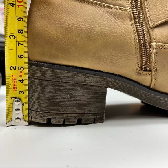 Forever Brown Lesly Buckle Boots | Size: 8 - Picture 8 of 12